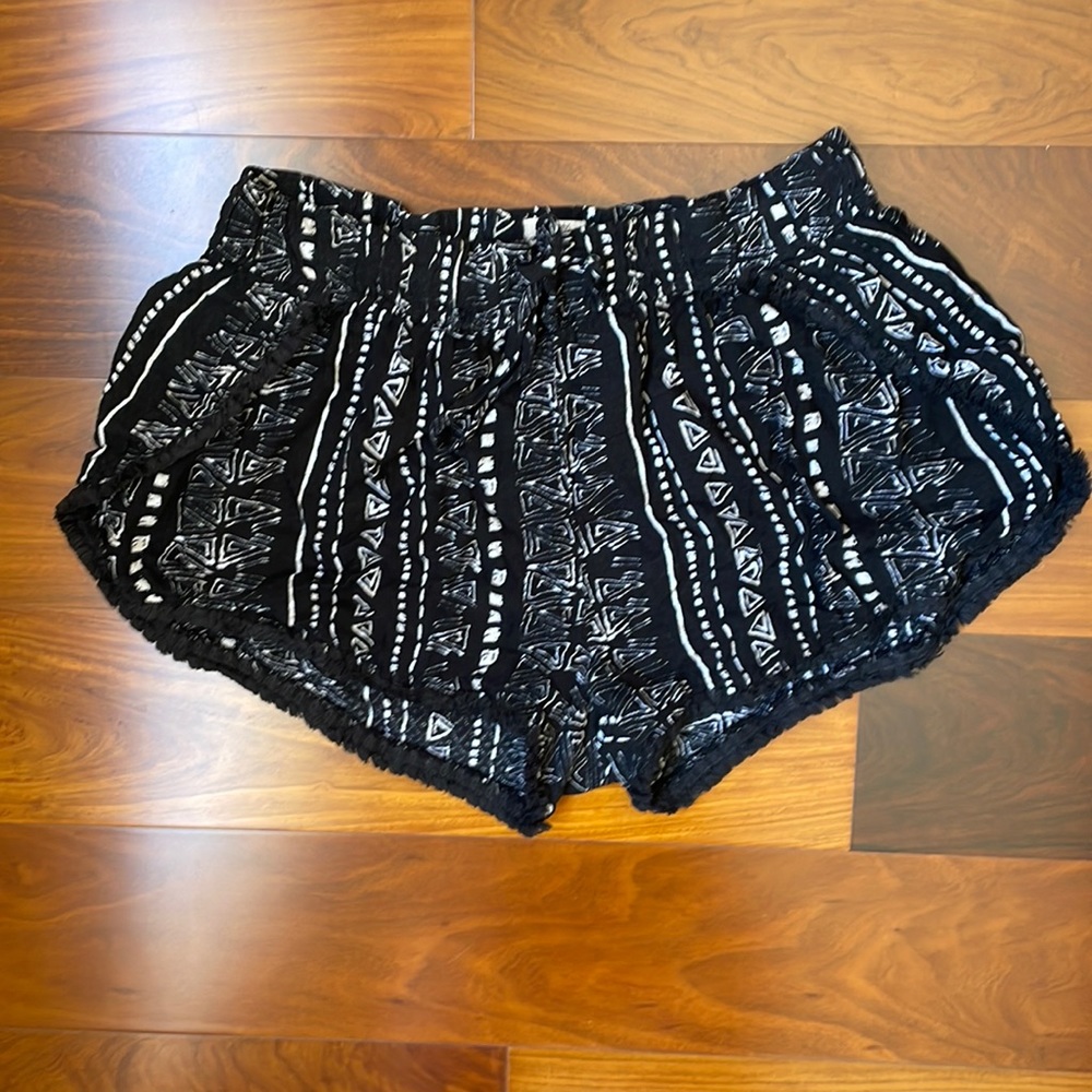 Ecote patterned flowy shorts with elastic waist and tie and fray edge